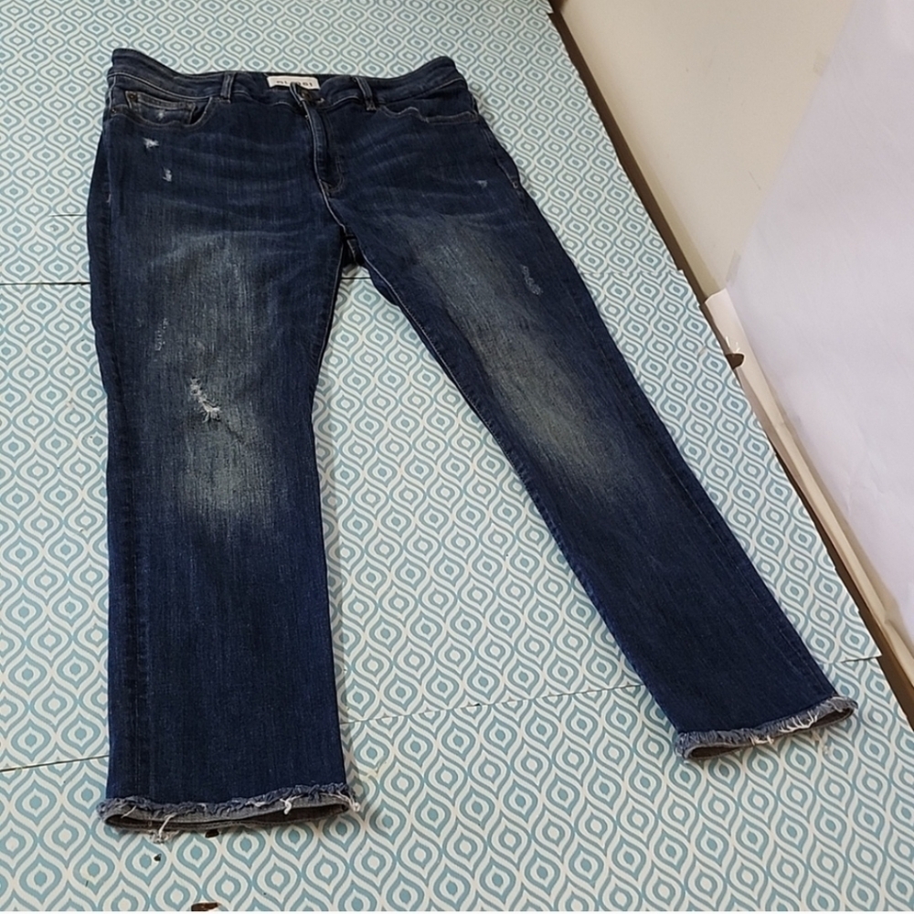 DL1961 straight leg raw edge high rise jeans Size 32